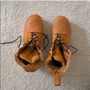 Swedish Hasbeen shearling boots 100% leather